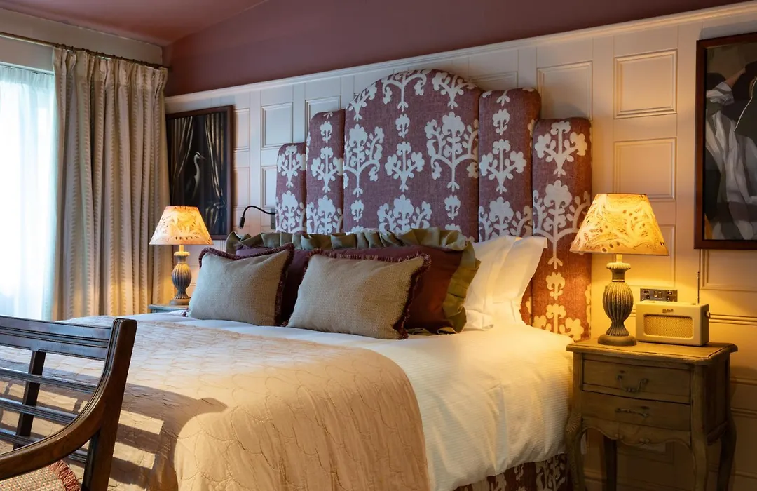 The Potters Heron - A Heartwood Inn-1